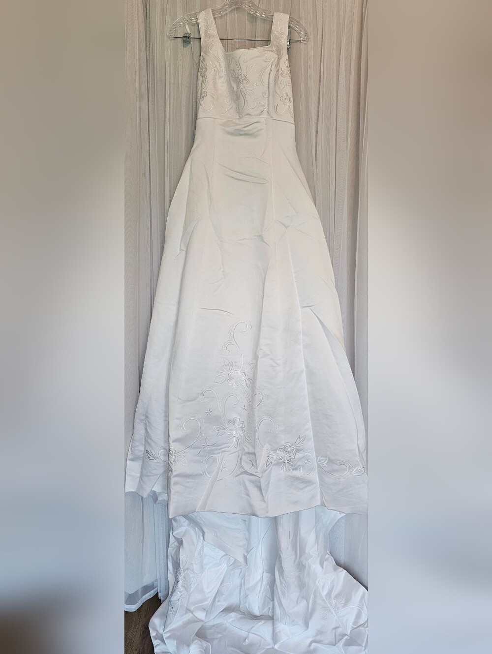DaVinci Size 12 Elegant White Embroidered Square-Neck Women's Wddding Dress